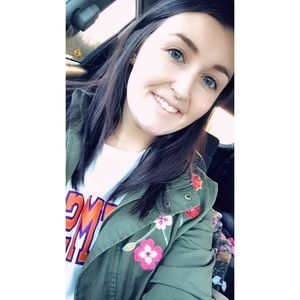 Meet your Posher, Dana